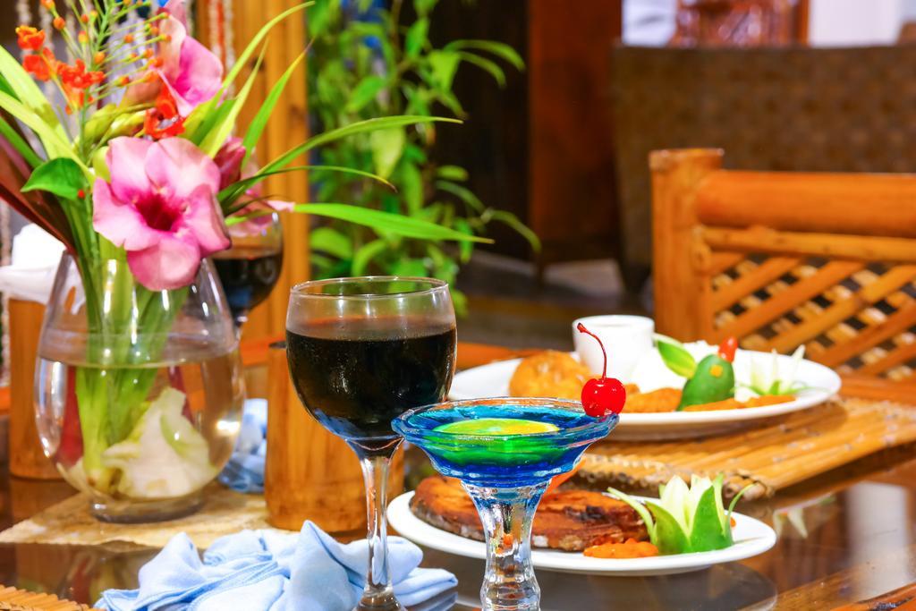 The Coral Blue Oriental Beach Villas And Suites Santa Fe  Eksteriør bilde